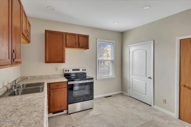 39 111th Street, Troy, NY 12182