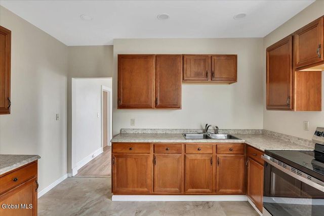 39 111th Street, Troy, NY 12182