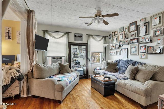 39 111th Street, Troy, NY 12182