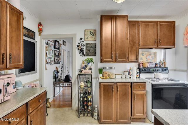 39 111th Street, Troy, NY 12182