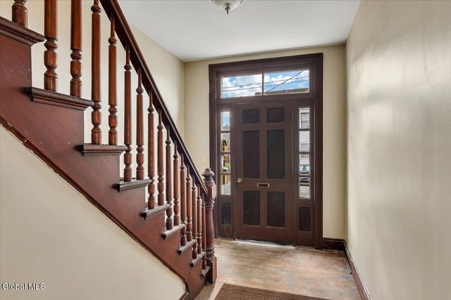 39 111th Street, Troy, NY 12182