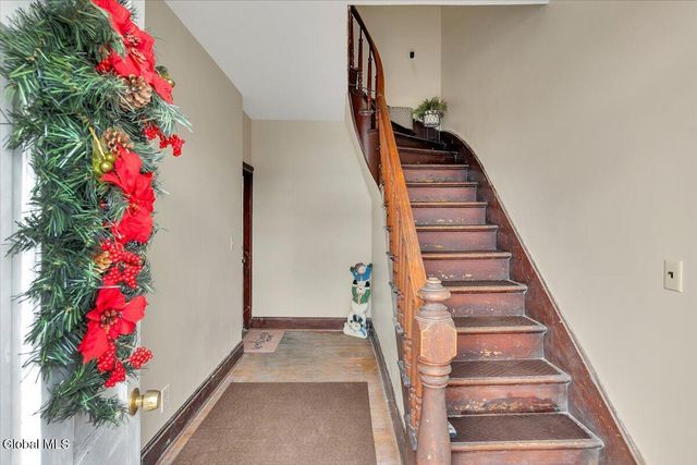 39 111th Street, Troy, NY 12182