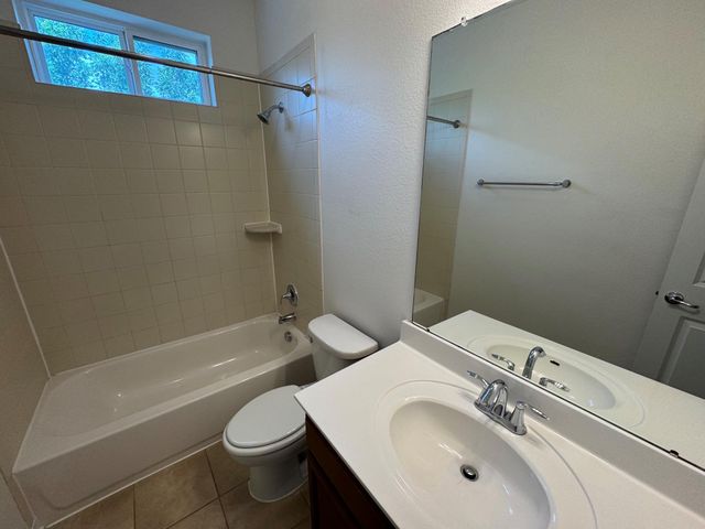 2033 Philomena ST, Austin, TX 78723