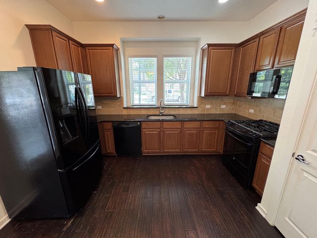 2033 Philomena ST, Austin, TX 78723