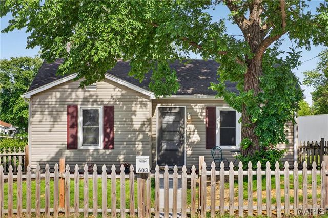 603 Sotier Place, Wood River, IL 62095