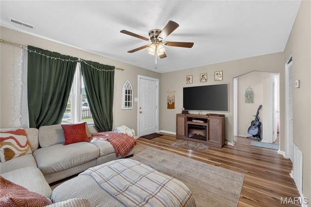 603 Sotier Place, Wood River, IL 62095