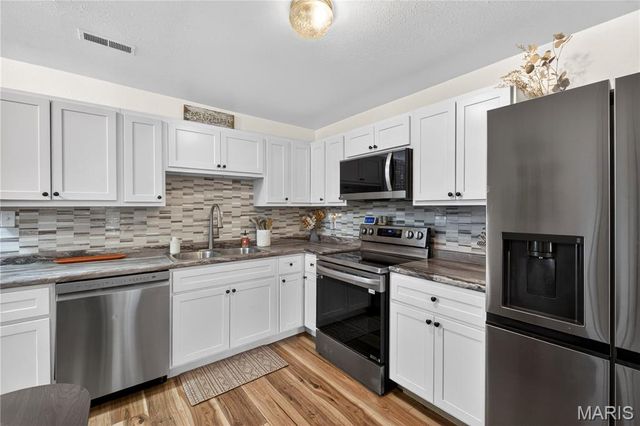 603 Sotier Place, Wood River, IL 62095