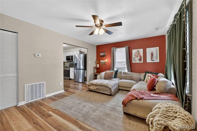 603 Sotier Place, Wood River, IL 62095