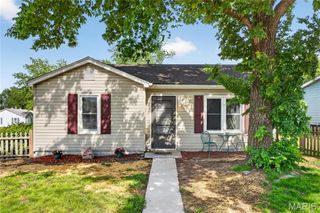 603 Sotier Place, Wood River, IL 62095