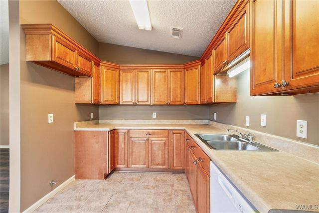 2600 17th, Northport, AL 35476