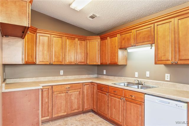 2600 17th, Northport, AL 35476