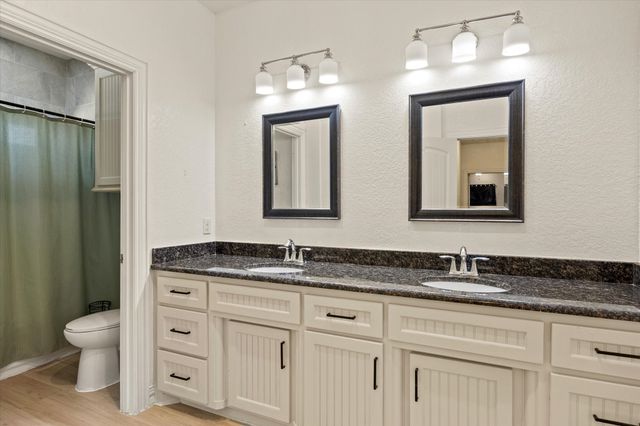 1004 W Apache Trail, Granbury, TX 76048