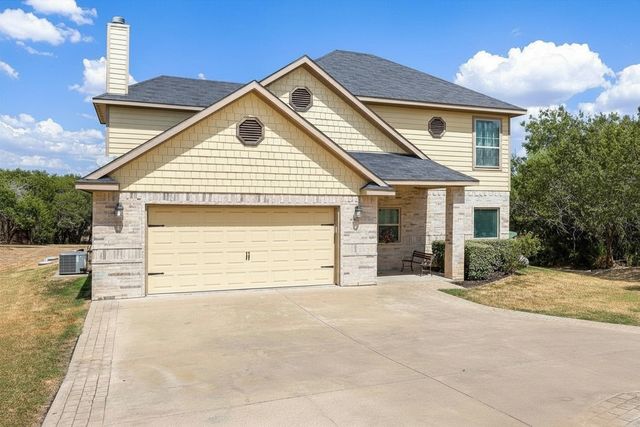 1004 W Apache Trail, Granbury, TX 76048