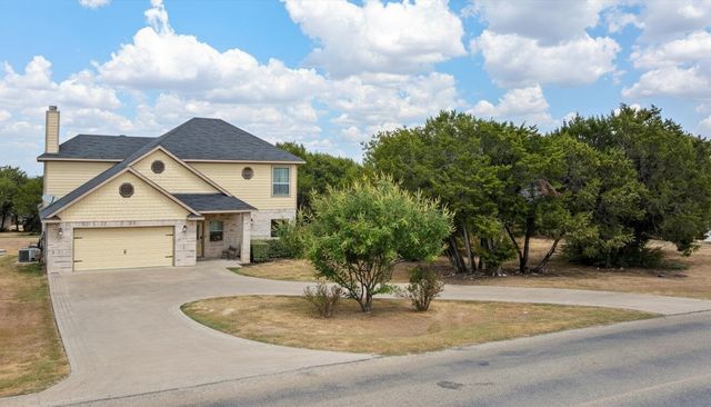1004 W Apache Trail, Granbury, TX 76048