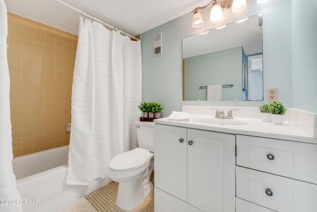 935 N Halifax Ave Apt 107, Daytona Beach, FL 32118