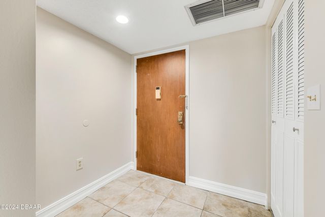 935 N Halifax Ave Apt 107, Daytona Beach, FL 32118