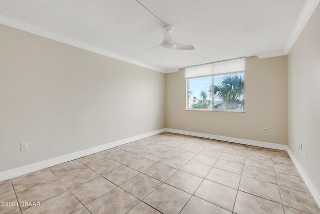 935 N Halifax Ave Apt 107, Daytona Beach, FL 32118