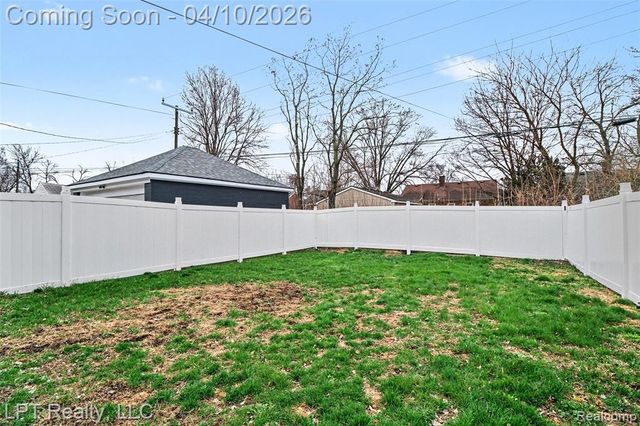 17333 Mansfield Street, Detroit, MI 48235