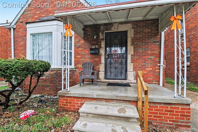 17333 Mansfield Street, Detroit, MI 48235