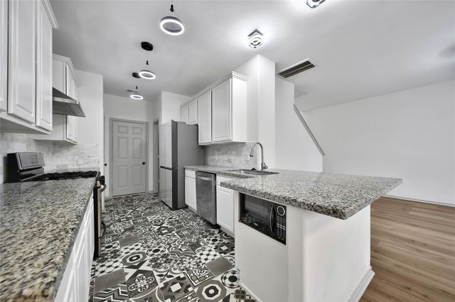26 Peachridge Place, Spring, TX 77382