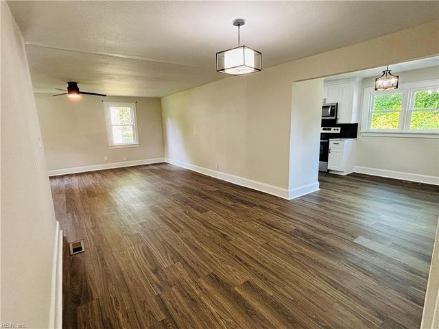 2331 Azalea AVE, Portsmouth, VA 23704