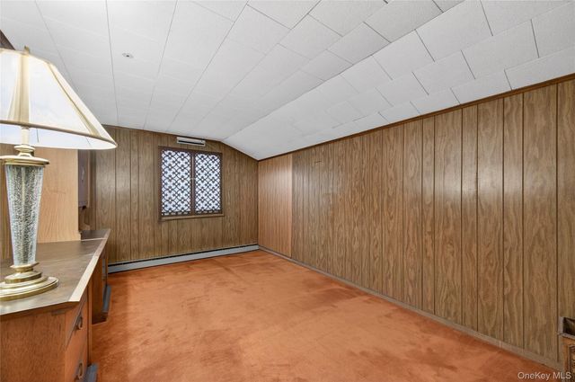 50 Netto Lane, Plainview, NY 11803