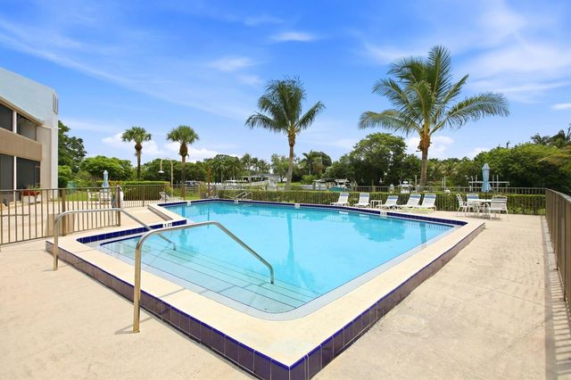 412 Southwind Drive E2, North Palm Beach, FL 33408