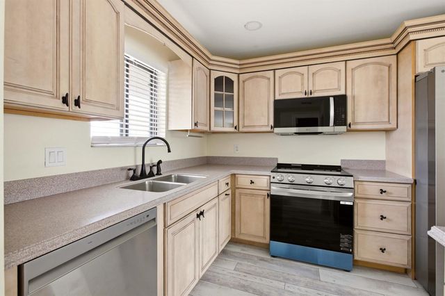 412 Southwind Drive E2, North Palm Beach, FL 33408