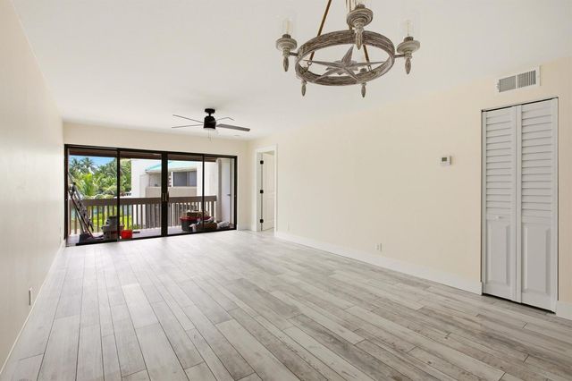 412 Southwind Drive E2, North Palm Beach, FL 33408
