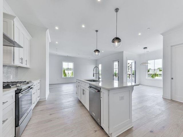 150 Fowler Street 300, Woodstock, GA 30188