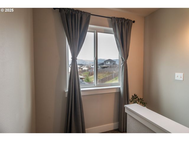 180 BRADY Ln, Roseburg, OR 97471