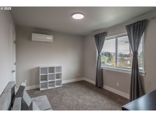 180 BRADY Ln, Roseburg, OR 97471