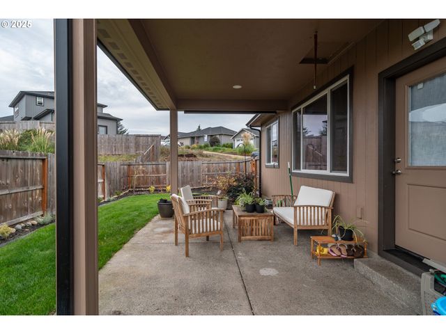 180 BRADY Ln, Roseburg, OR 97471