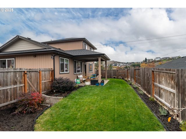 180 BRADY Ln, Roseburg, OR 97471