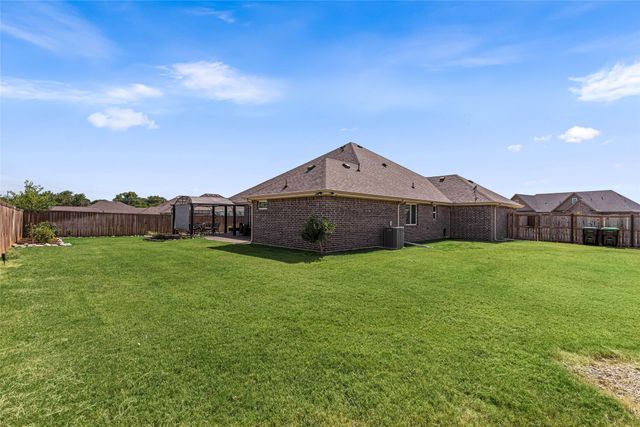 104 Kens Court, Pilot Point, TX 76258