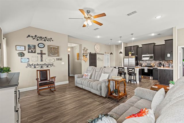 104 Kens Court, Pilot Point, TX 76258