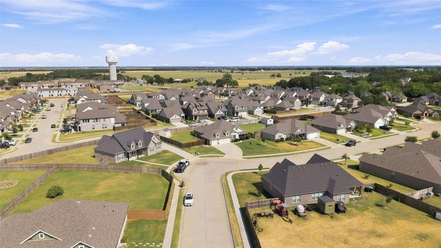 104 Kens Court, Pilot Point, TX 76258
