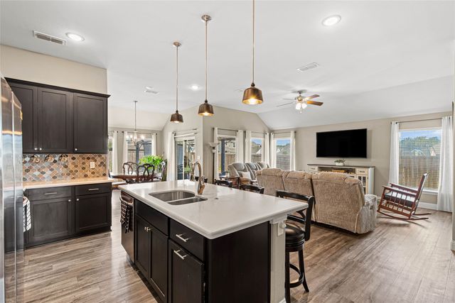 104 Kens Court, Pilot Point, TX 76258
