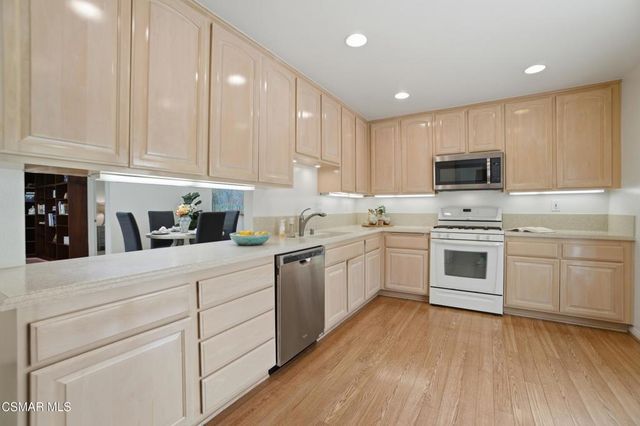 624 Woodlawn Drive, Thousand Oaks, CA 91360