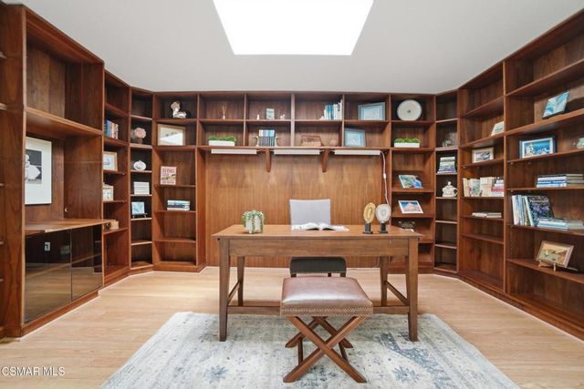 624 Woodlawn Drive, Thousand Oaks, CA 91360