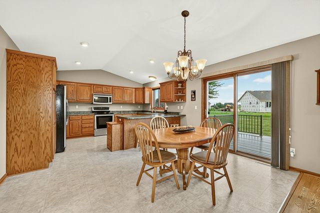 905 22nd Street NE, Kasson, MN 55944