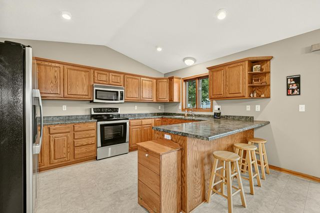 905 22nd Street NE, Kasson, MN 55944