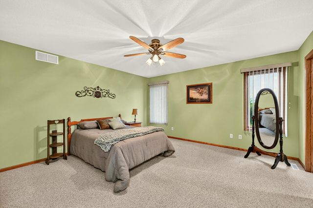 905 22nd Street NE, Kasson, MN 55944