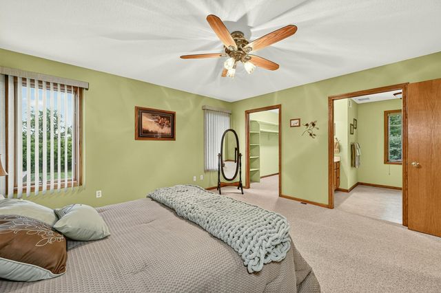 905 22nd Street NE, Kasson, MN 55944
