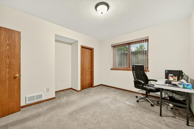 905 22nd Street NE, Kasson, MN 55944