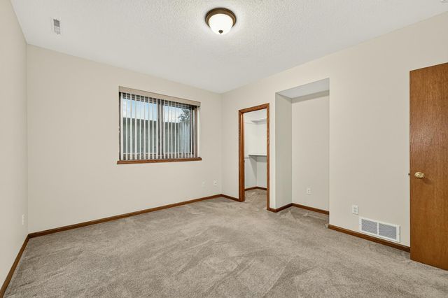 905 22nd Street NE, Kasson, MN 55944