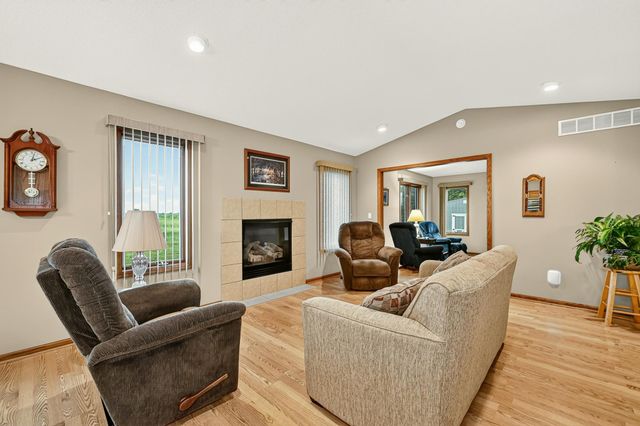 905 22nd Street NE, Kasson, MN 55944
