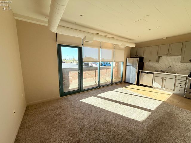 401 W Shoreline Dr Unit 108, Sandusky, OH 44870