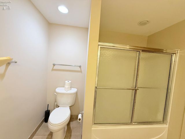 401 W Shoreline Dr Unit 108, Sandusky, OH 44870