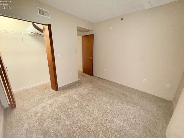 401 W Shoreline Dr Unit 108, Sandusky, OH 44870